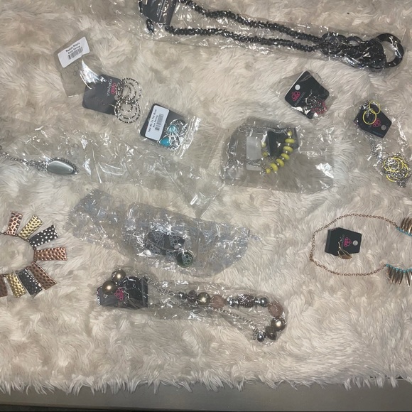 📸💋11pc Paparazzi Jewelry Set💋📸 - Picture 3 of 9